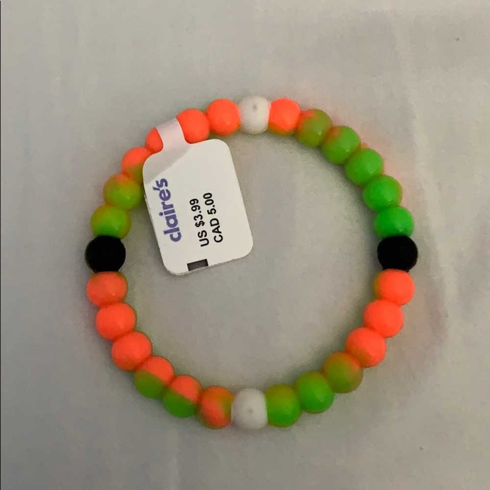 Super cute bead bracelet!!